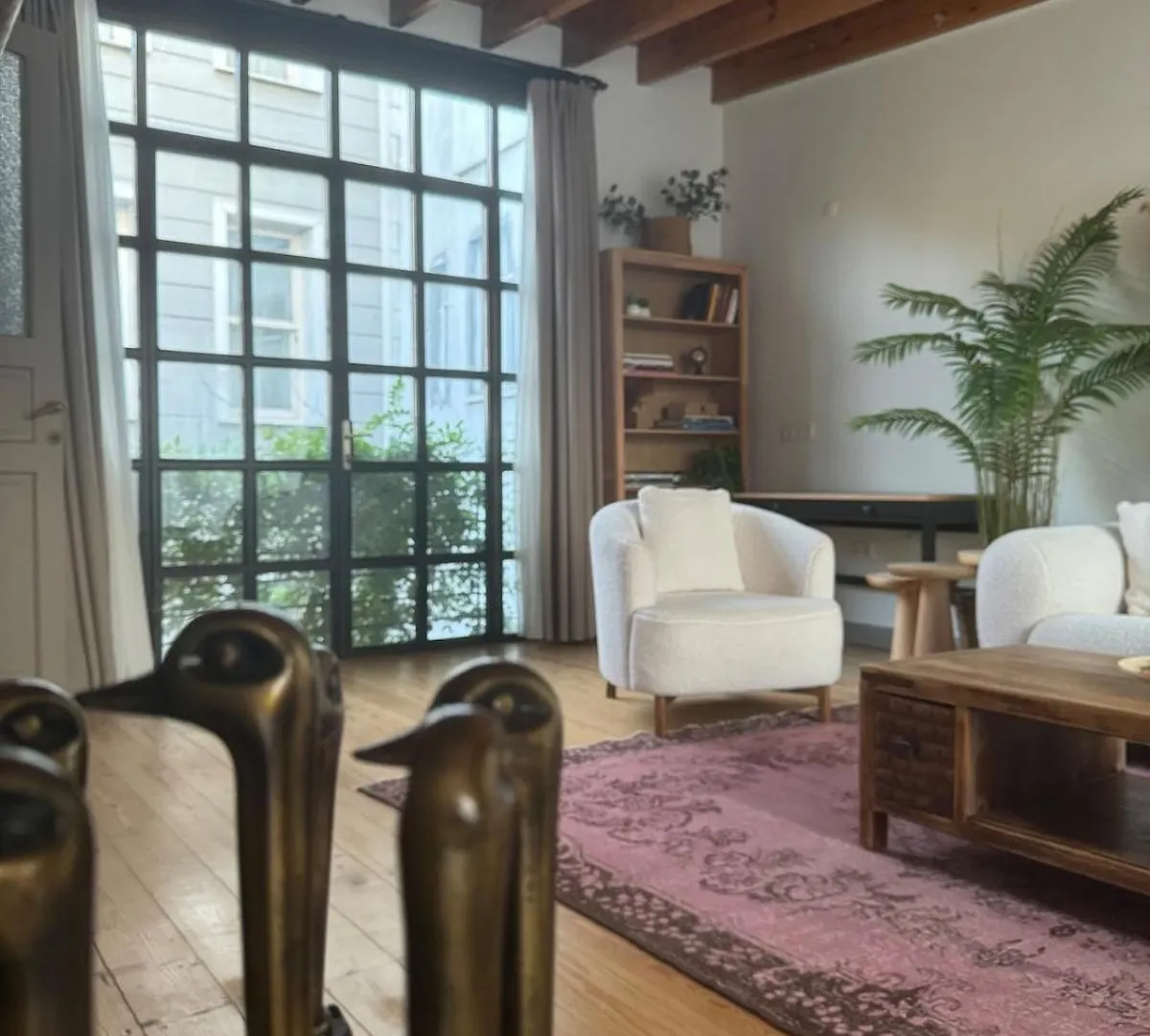 Old Town Loft In Balat contacts